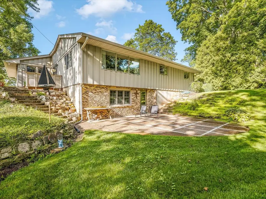 3233 Alta Vista Road, Rockford, IL 61107 - #2