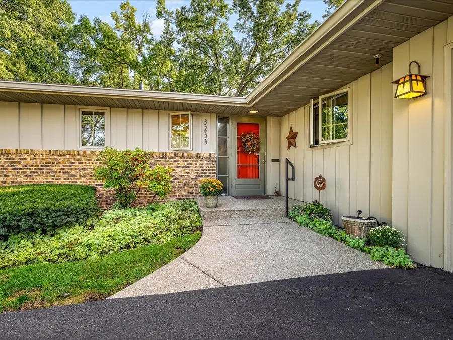 3233 Alta Vista Road, Rockford, IL 61107 - #3
