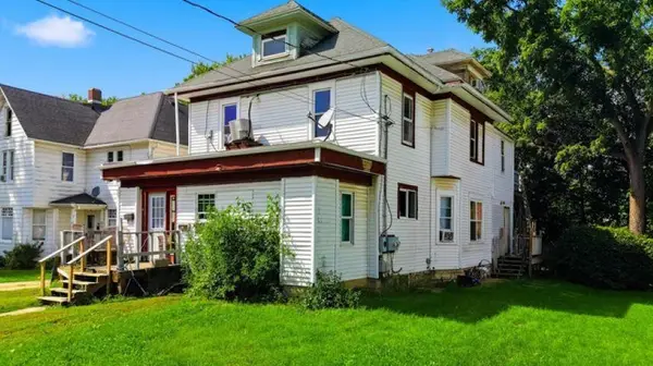 715 W 2nd, DIXON, IL 61021