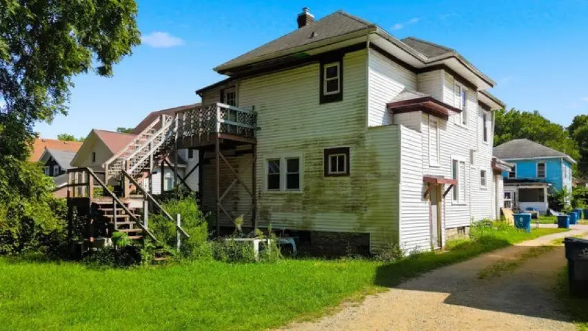 715 W 2nd, Dixon, IL 61021 - #3