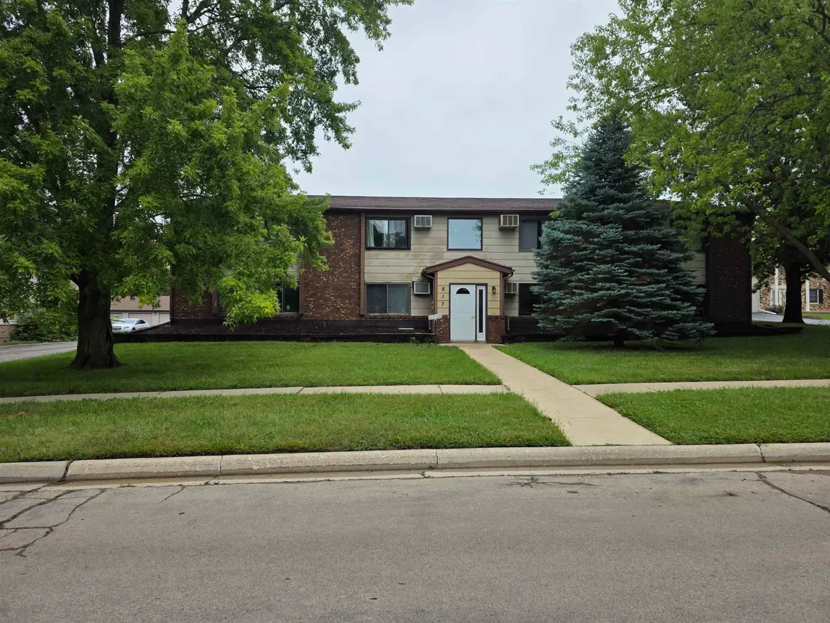 817 Cheshire Court, Freeport, IL 61032 - #1