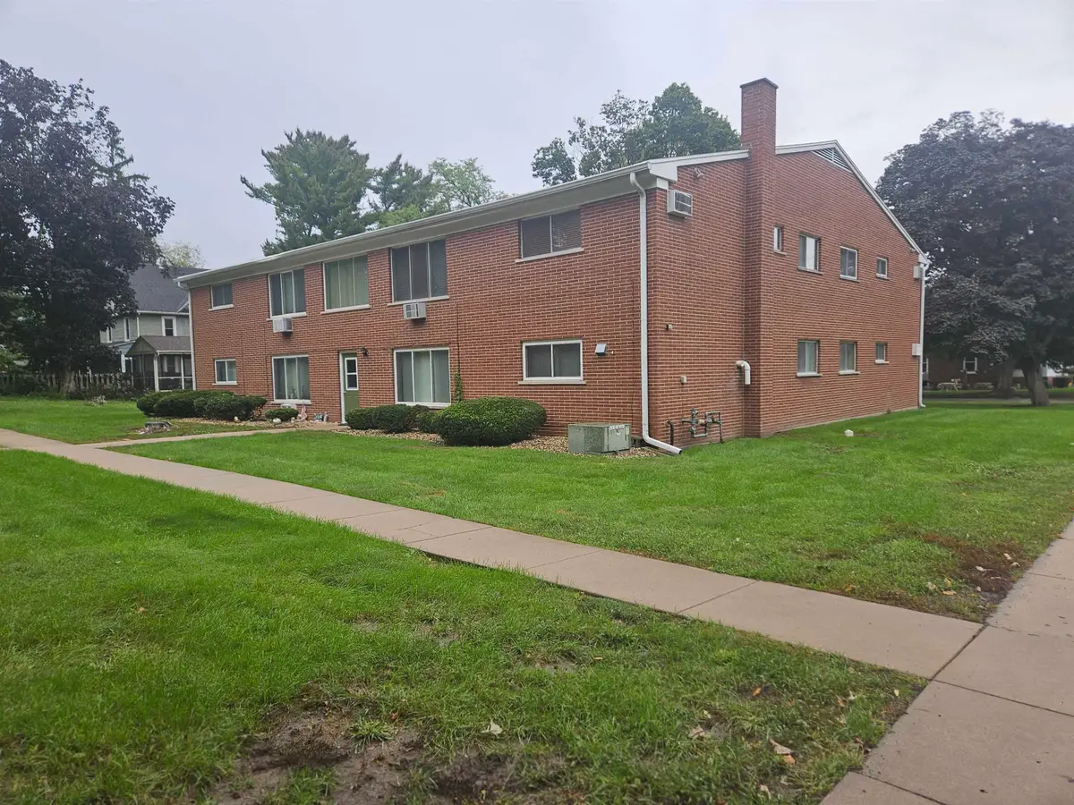 124 N Whistler Avenue #A2, Freeport, IL 61032 - #1