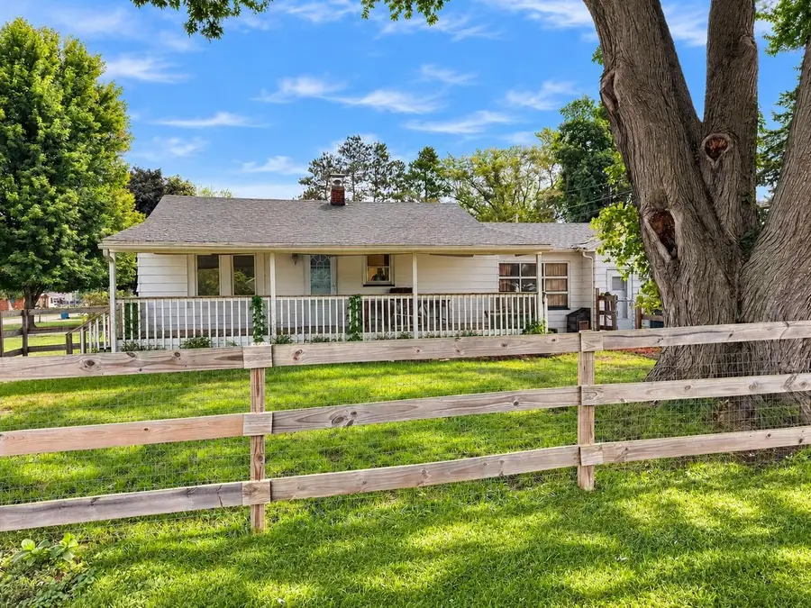 704 Willow Street, Savanna, IL 61074 - #2