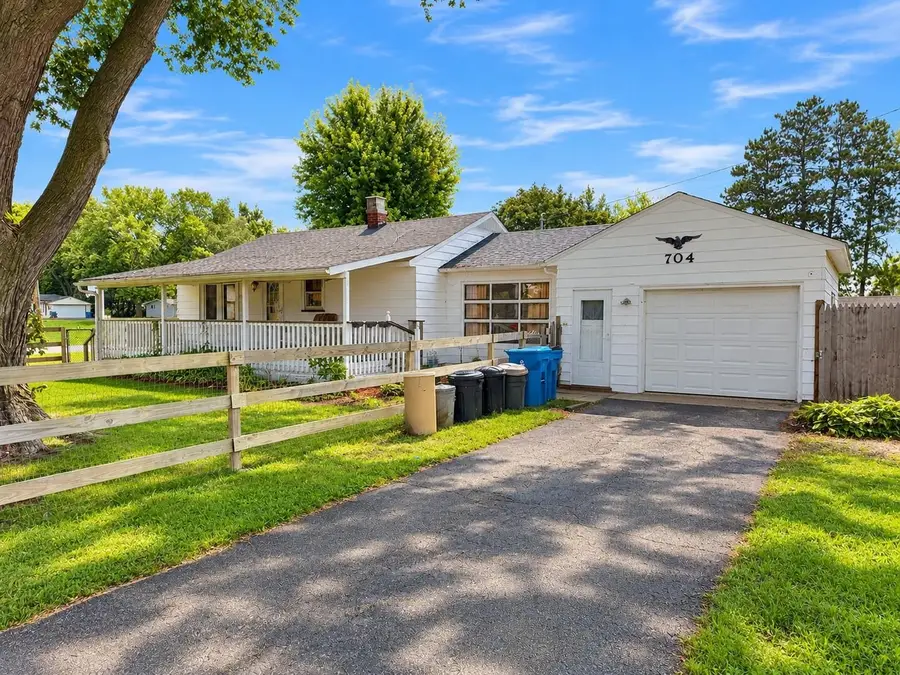 704 Willow Street, Savanna, IL 61074 - #3