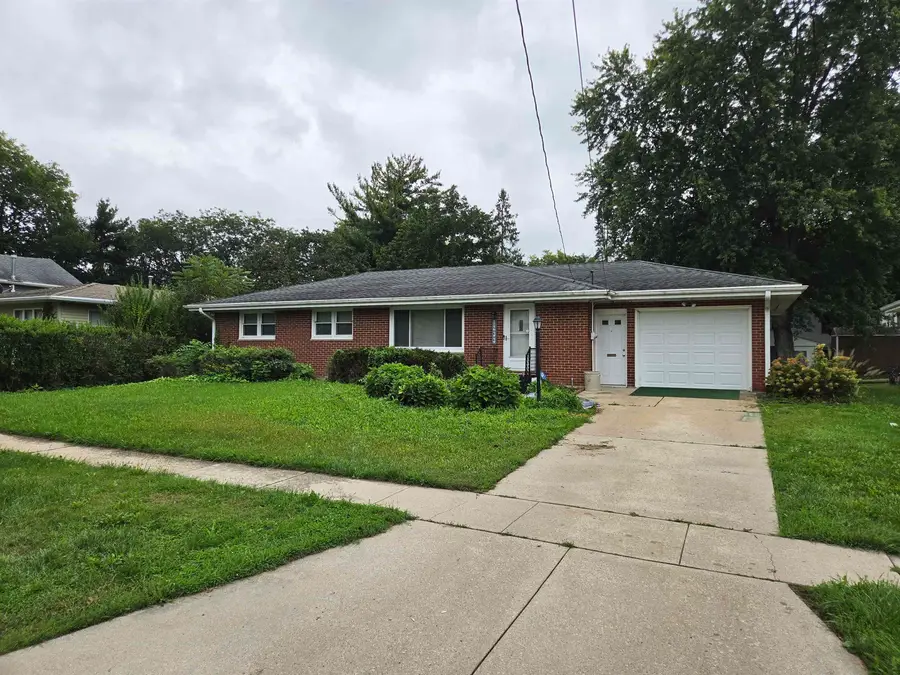 1233 W logan, Freeport, IL 61032 - #2