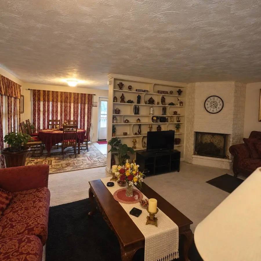 928 N Johnston Avenue, Rockford, IL 61101 - #3
