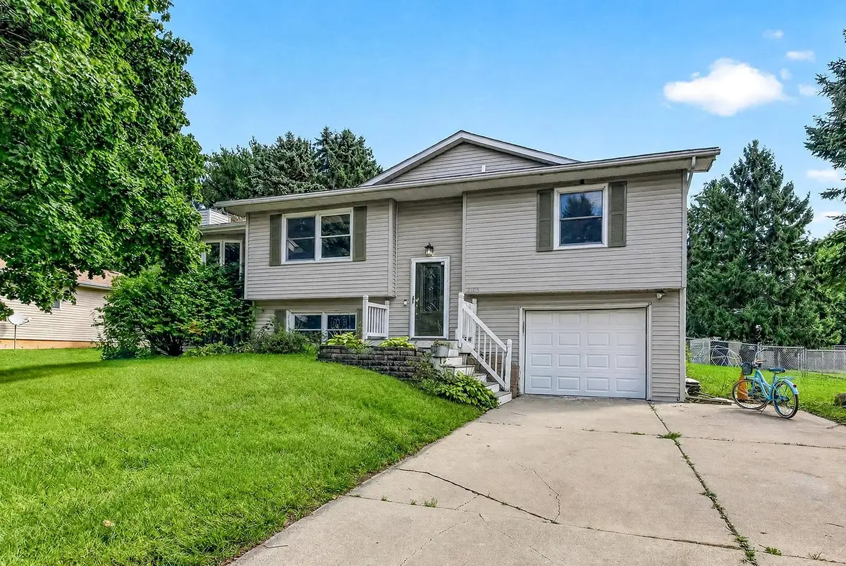 2105 W Bedford Road, Freeport, IL 61032 - #1