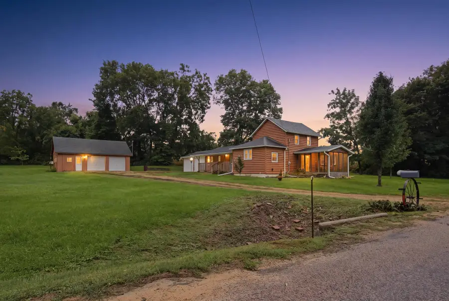 1205 S Browns Mill Road, Freeport, IL 61032 - #3