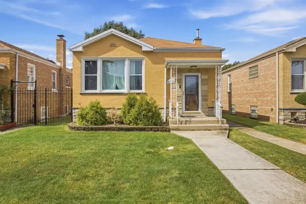 8222 S Albany Avenue, CHICAGO, IL 60652
