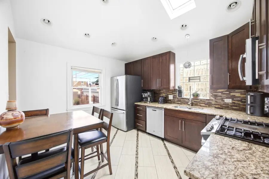 8222 S Albany Avenue, Chicago, IL 60652 - #3