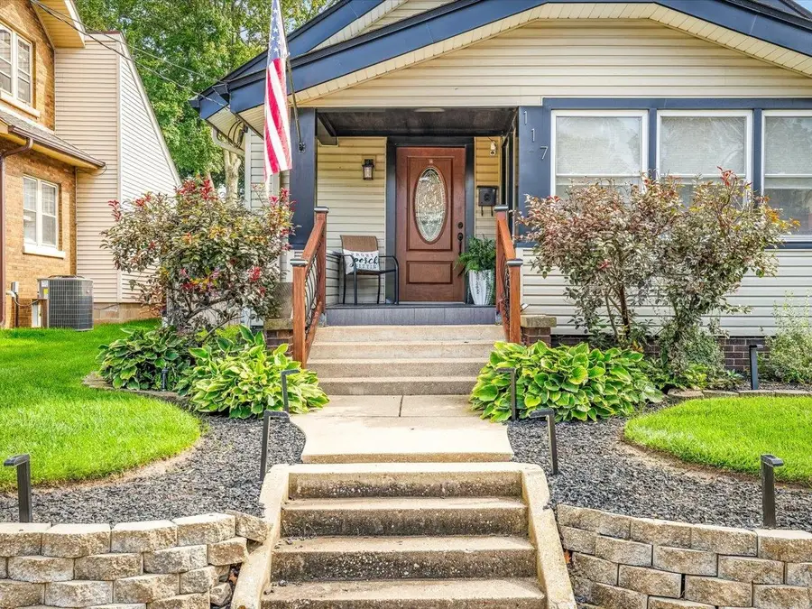 117 Dawson Avenue, Rockford, IL 61107 - #3