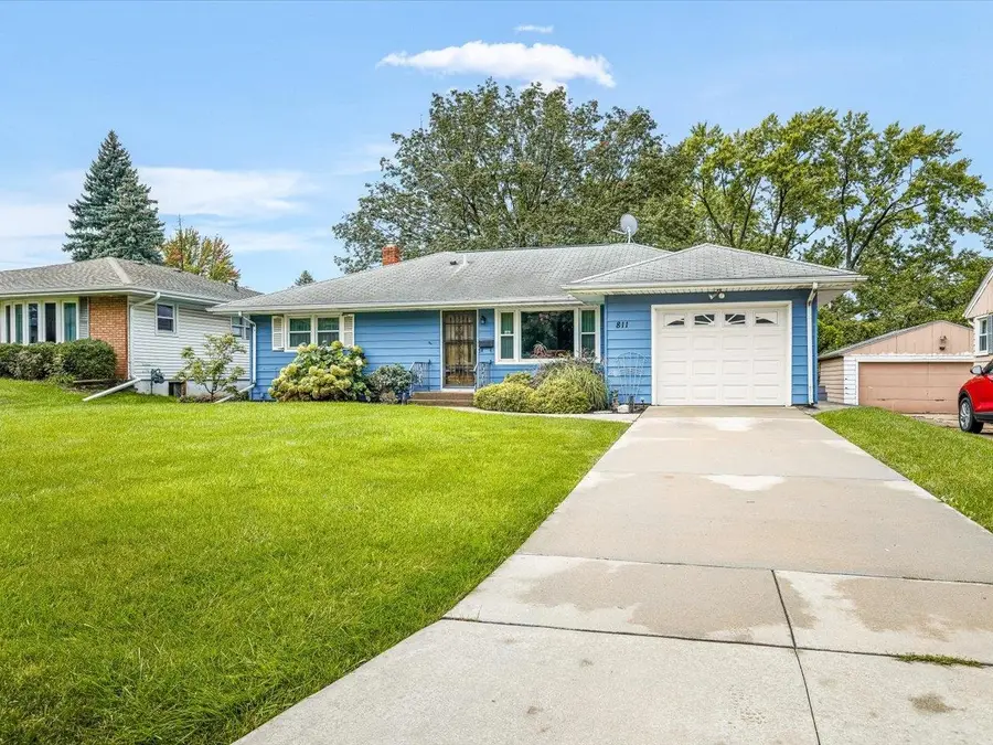 811 Parkside Drive, Rockford, IL 61108 - #2