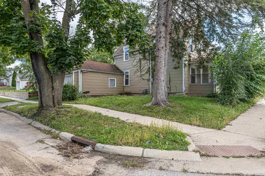 902 18th Street, Rockford, IL 61104 - #2