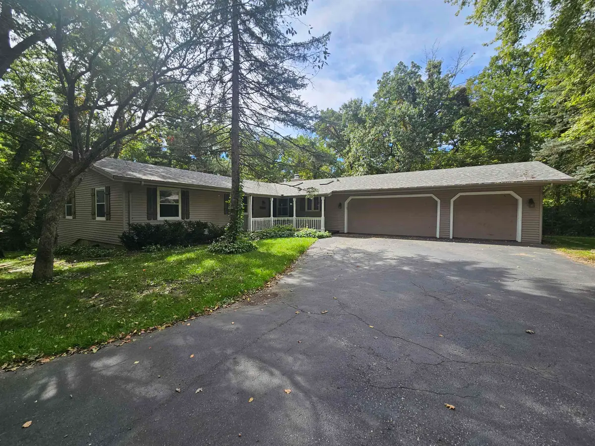 7515 Chantelle Lane, Roscoe, IL 61073 - #1