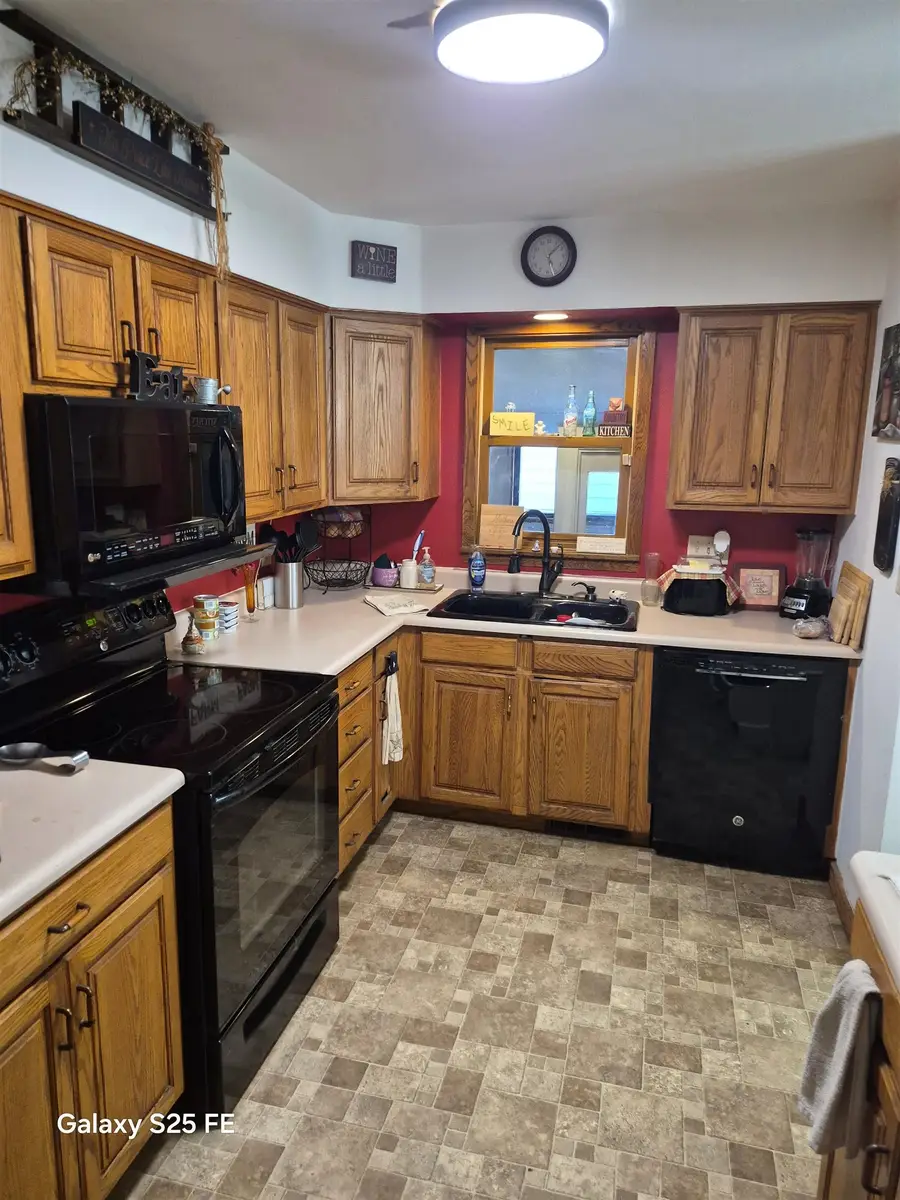 1238 Hillcrest Lane, Freeport, IL 61032 - #2