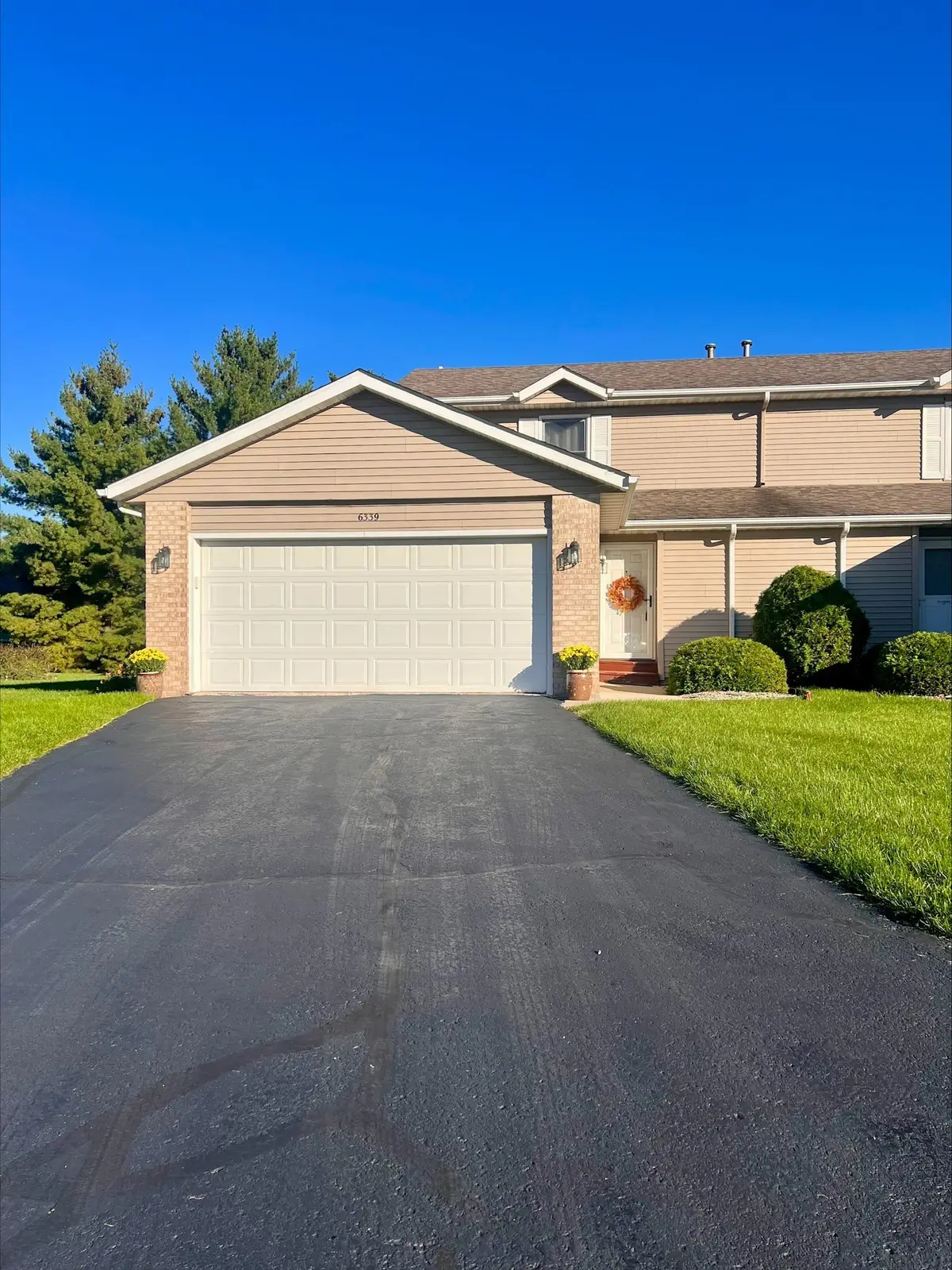 6339 CARRIAGE GREEN WAY, Rockford, IL 61108 - #1