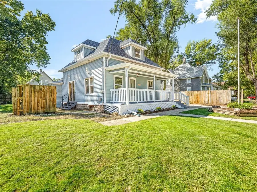 516 Illinois Street, South Beloit, IL 61080 - #2