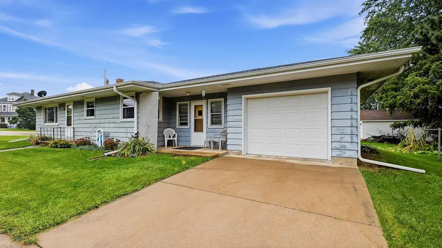 101 Clark Street, Warren, IL 61087 - #2