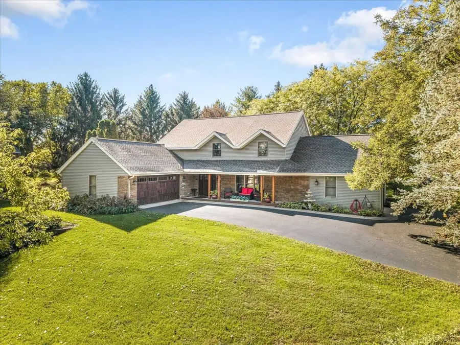 7511 Grace Dr, Roscoe, IL 61073 - #2