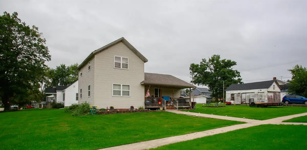 411 S Washington Street, Lena, IL 61048 - #1