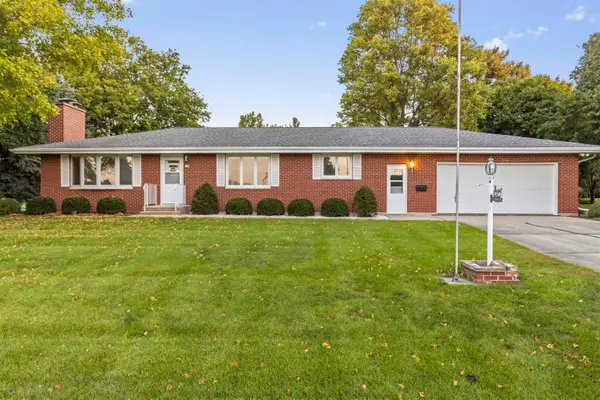 102 MEADOW Court, MONROE CENTER, IL 61052