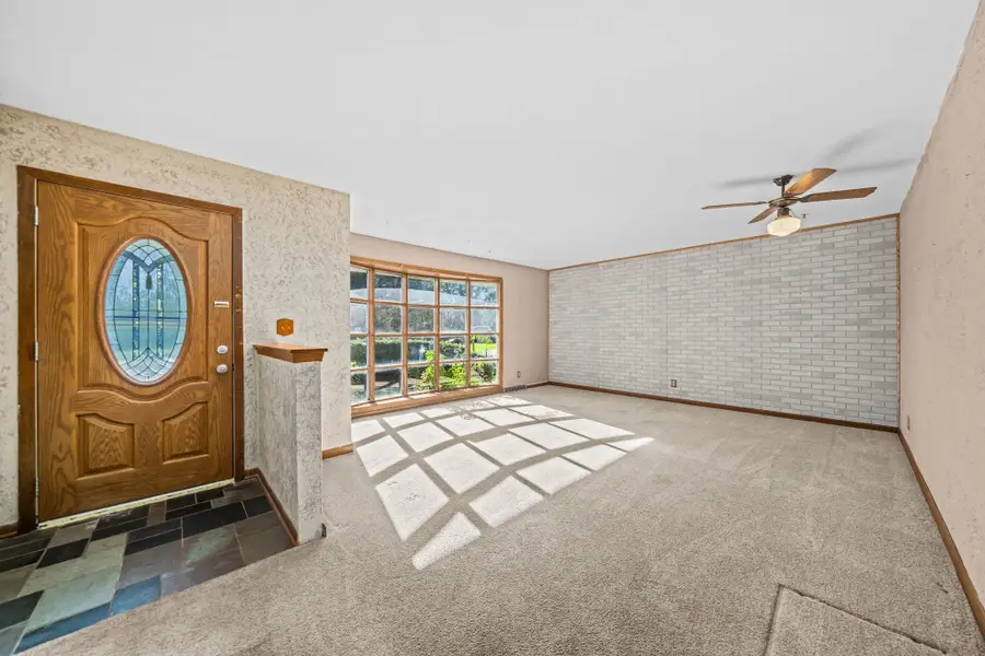 4834 Chesterfield Avenue, Rockford, IL 61109 - #3