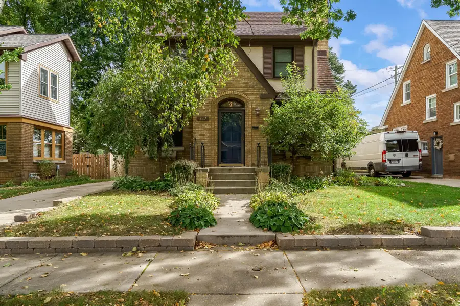 327 Dawson Avenue, Rockford, IL 61107 - #2