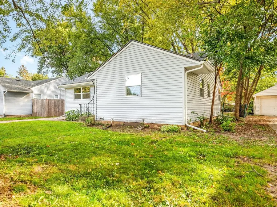 921 STRATFORD AVE, Rockford, IL 61107 - #2