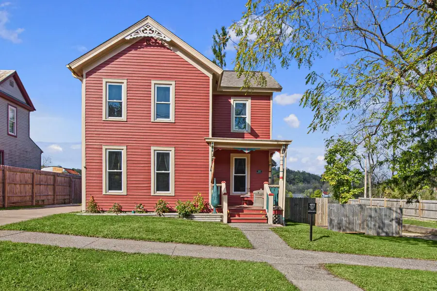 203 Park Avenue, Galena, IL 61036 - #2