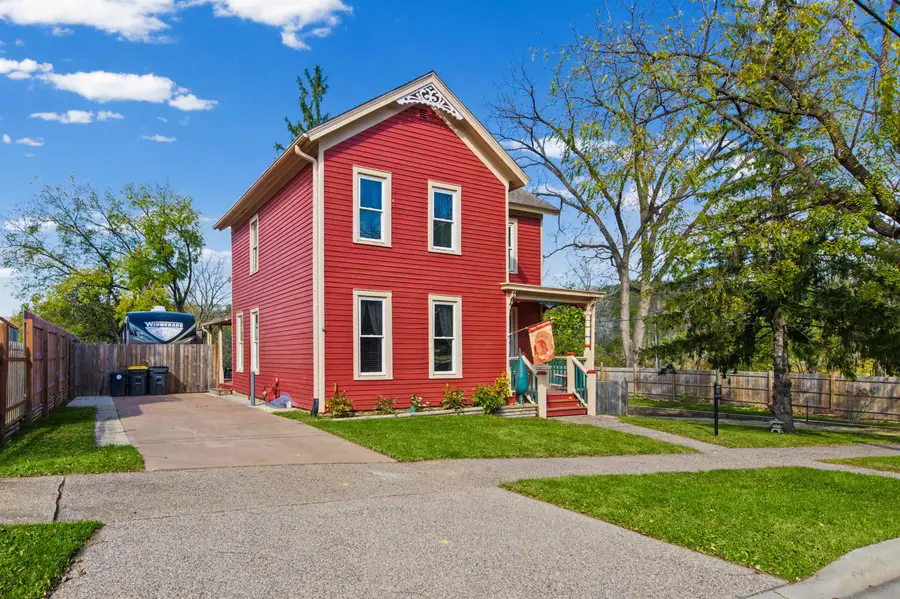 203 Park Avenue, Galena, IL 61036 - #3