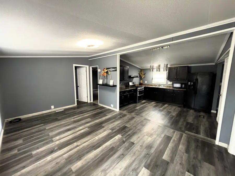 607 Park Avenue, Belvidere, IL 61008 - #3