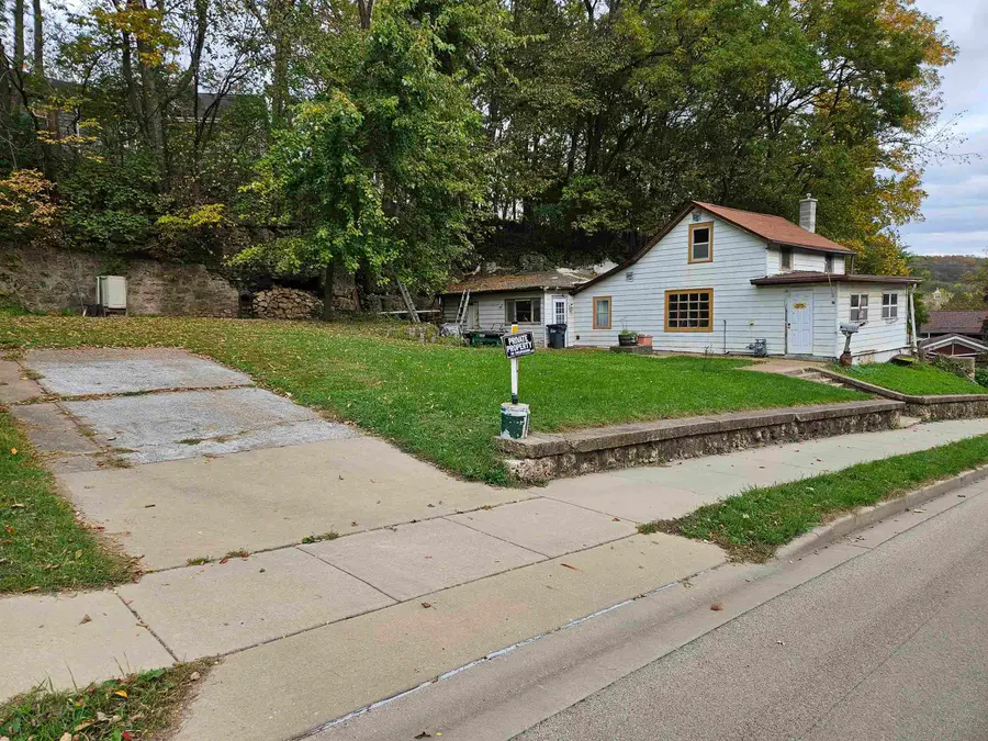 335 Gear Street, Galena, IL 61036 - #2