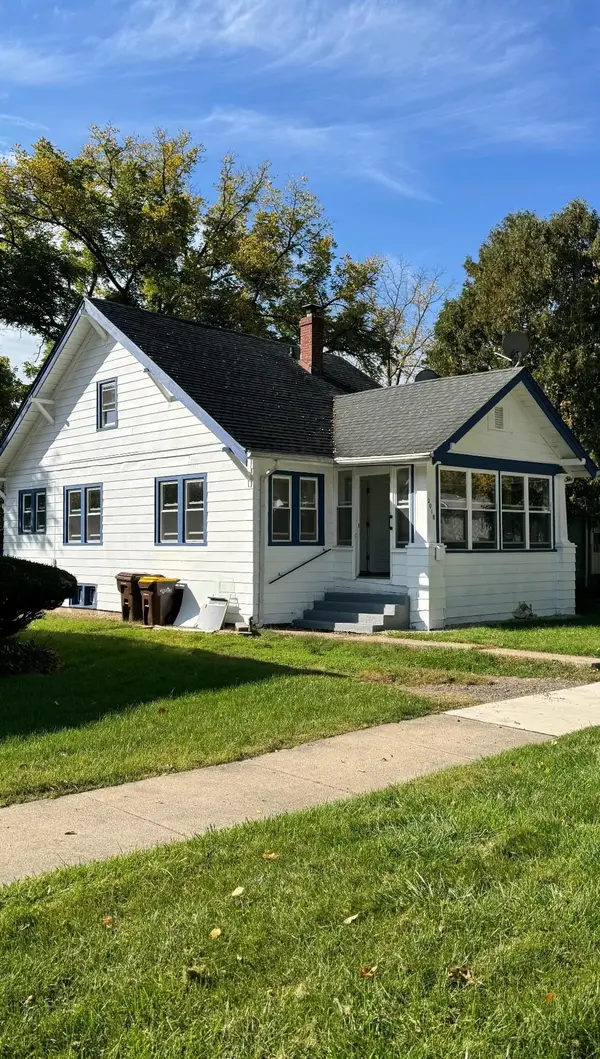 2018 Chestnut Street, ROCKFORD, IL 61102