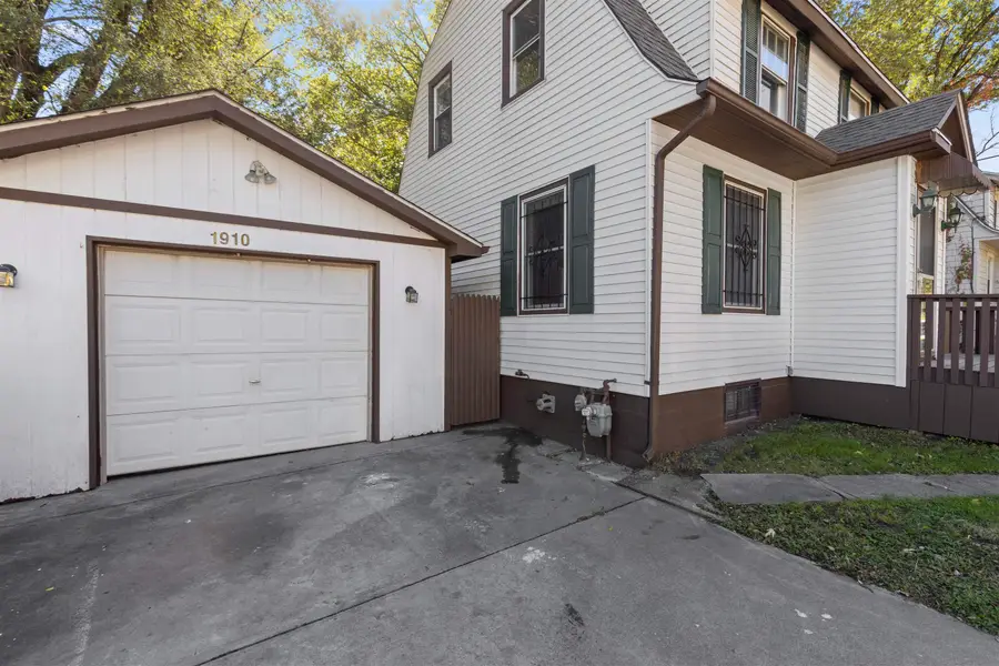 1910 Andrews Street, Rockford, IL 61101 - #2