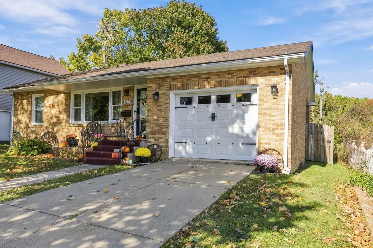 423 E Front Avenue, Stockton, IL 61085 - #1