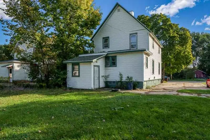 226 S HARRISON Avenue, South Beloit, IL 61080 - #3