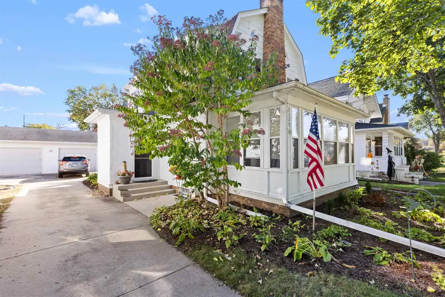 2129 Oxford Street, Rockford, IL 61103 - #2