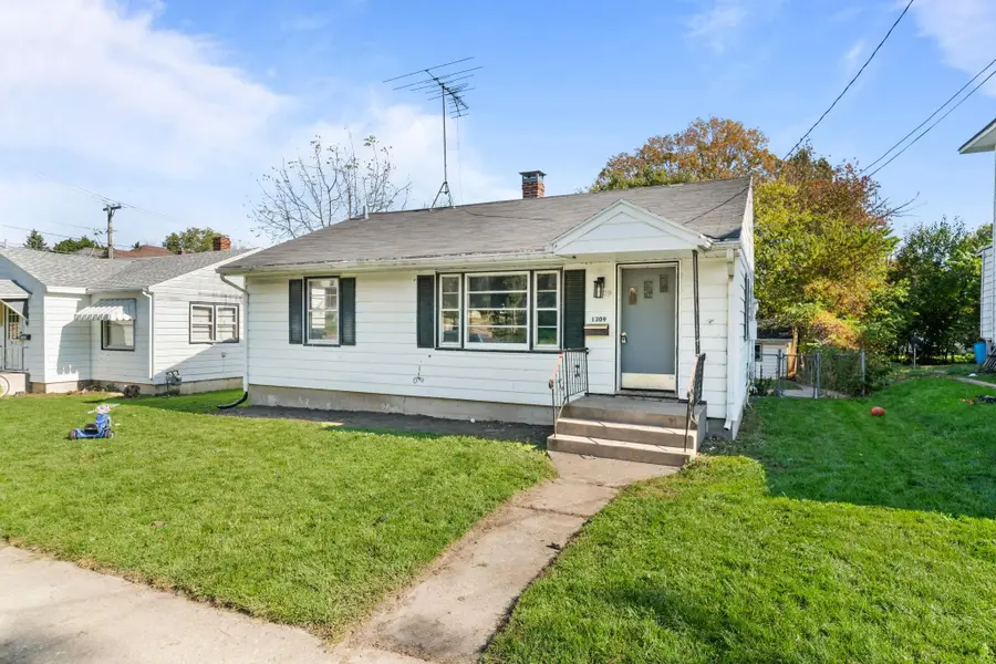 1309 S Float Avenue, Freeport, IL 61032 - #2
