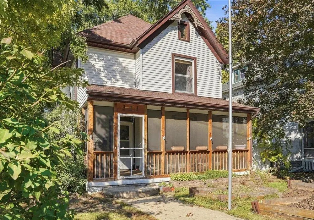 321 W 6th, Dixon, IL 61021 - #1