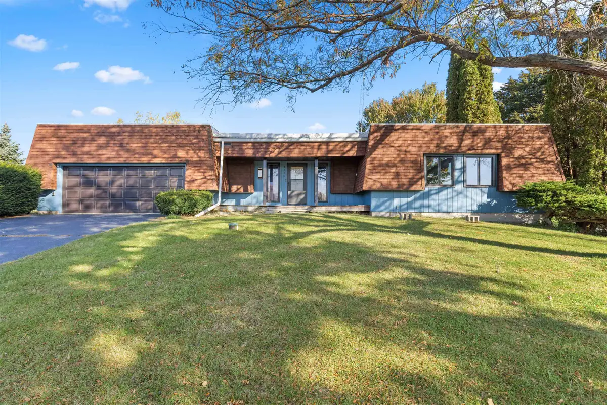 4420 W Lily Creek Road, Freeport, IL 61032 - #1