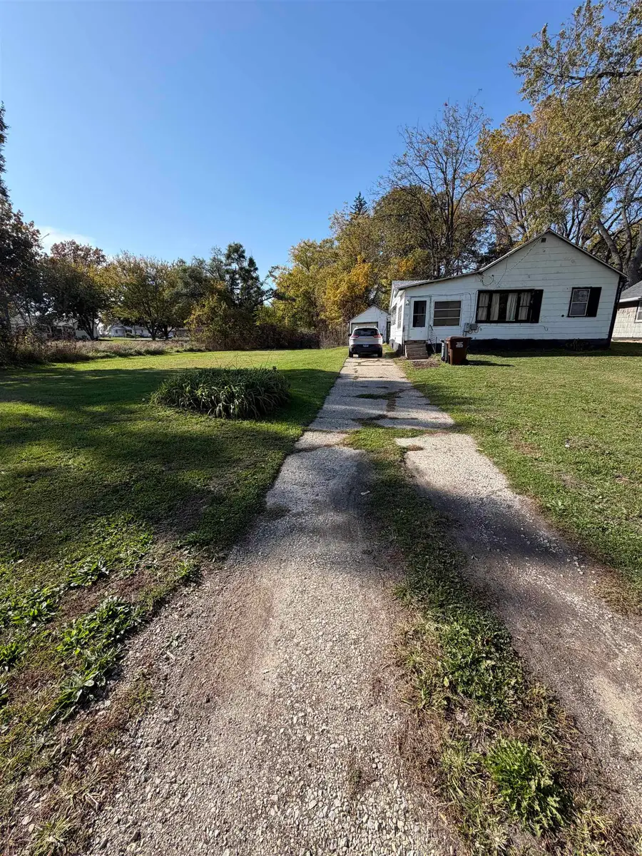 615 Garver Avenue, Rockford, IL 61102 - #3