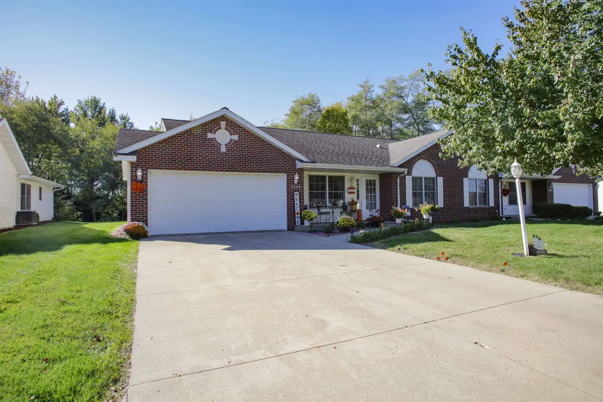 2029 Navajo Drive, Freeport, IL 61032 - #1