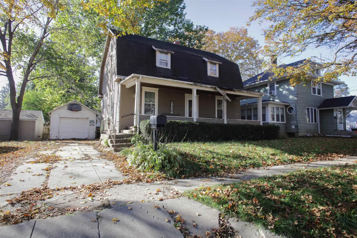 119 E Roosevelt Street, Freeport, IL 61032 - #1