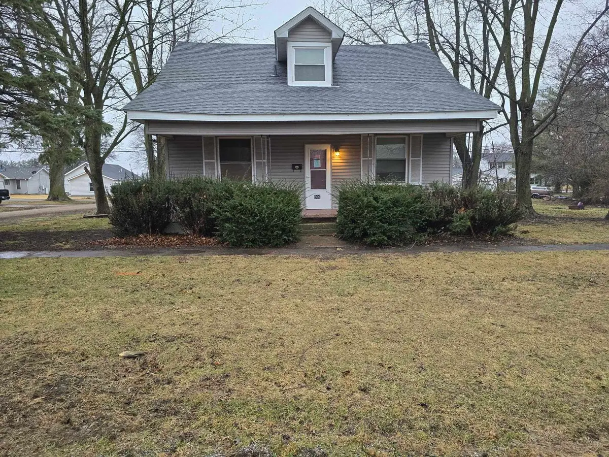 500 W North Street, Mount Sterling, IL 62353 - #1