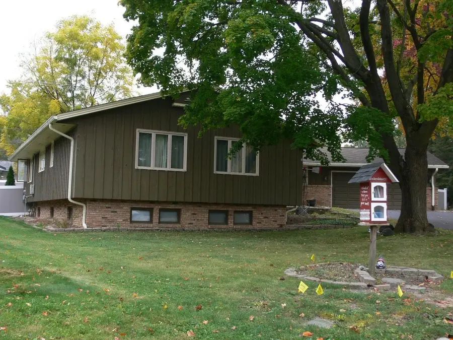 2113 Silverthorn, Rockford, IL 61107 - #2