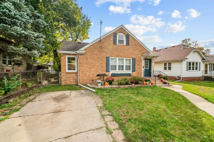 2319 15th Avenue, Rockford, IL 61104 - #3