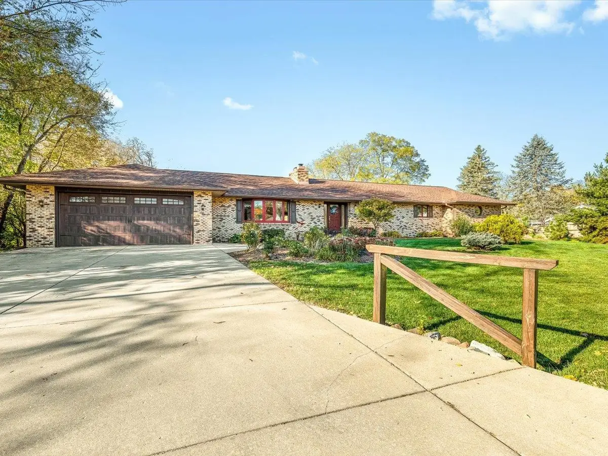 690 Valley Forge Trail, Rockton, IL 61072 - #1