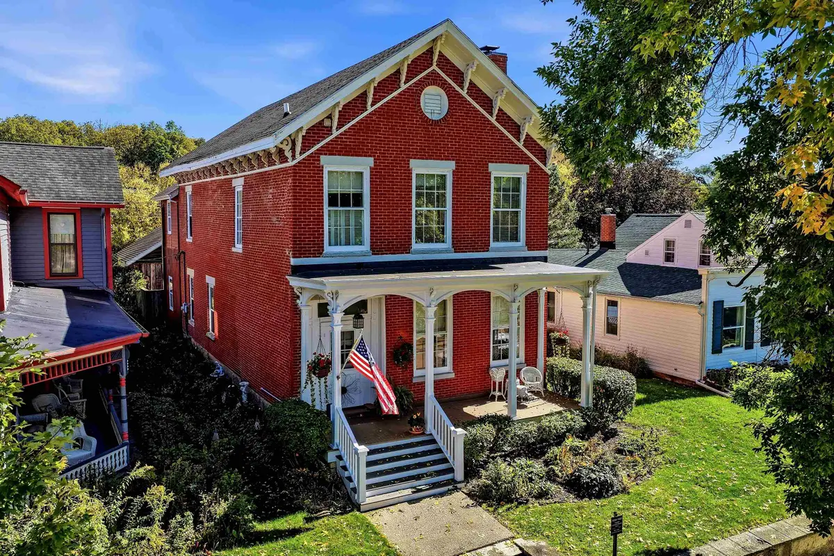 906 Park Avenue, Galena, IL 61036 - #1