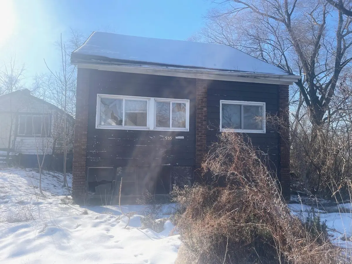 555 W 22nd Place, Gary, IN 46407 - Image #1