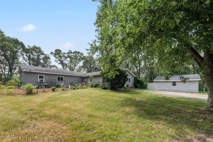 579 E 800 N, Wheatfield, IN 46392 - Image #2
